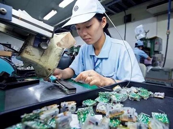 Sự Bùng Nổ Của Video Ngắn và Trí Tuệ Nhân Tạo: Vai Trò Thiết Yếu Của Đào Tạo Kỹ Năng Sáng Tạo Nội Dung